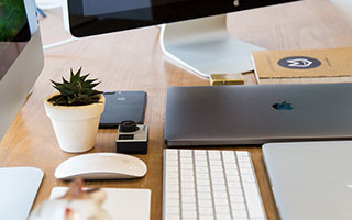 王俊凯杨幂有一段？王源黑料无数？刘耀文易烊千玺被牵连？翻红男星玩的花；前顶流在国外开*趴