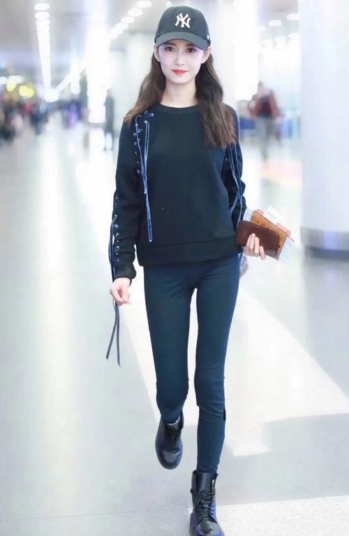 女明星紧身裤大全_明星穿紧身裤子_明星紧身裤凹