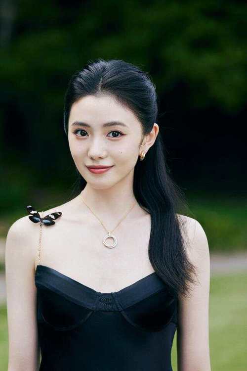 揭秘娱乐圈真·清纯善良女明星：私下默默做公益，面对谣言温柔回应