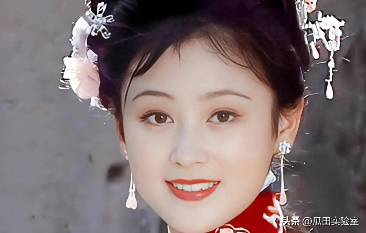 风流绯闻缠身，看到陈红蒋雯丽才明白，只有她像少女活得最通透