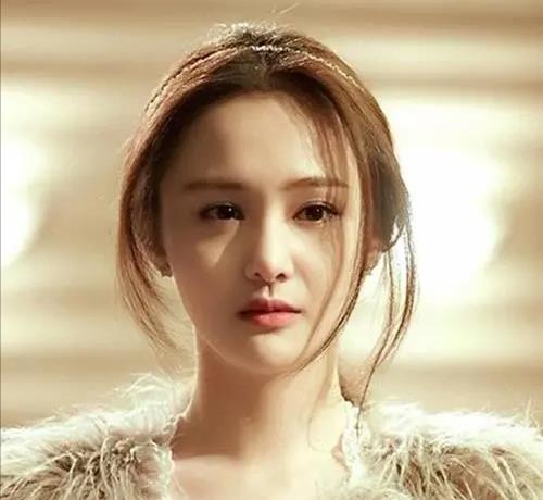 娱乐圈潜规则曝光_女明星被污_明星背后交易内幕