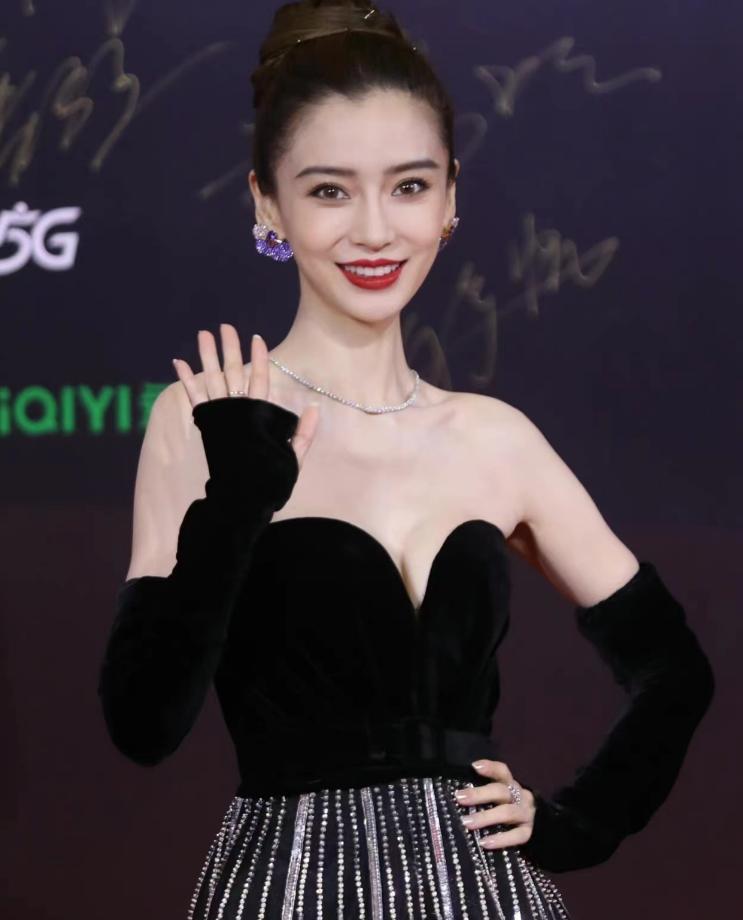 晚装女明星_微博盛典红毯造型_明星高定礼服点评