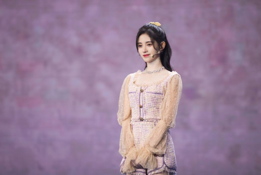 明星假唱事件_女明星做假_韩雪萨顶顶假唱门