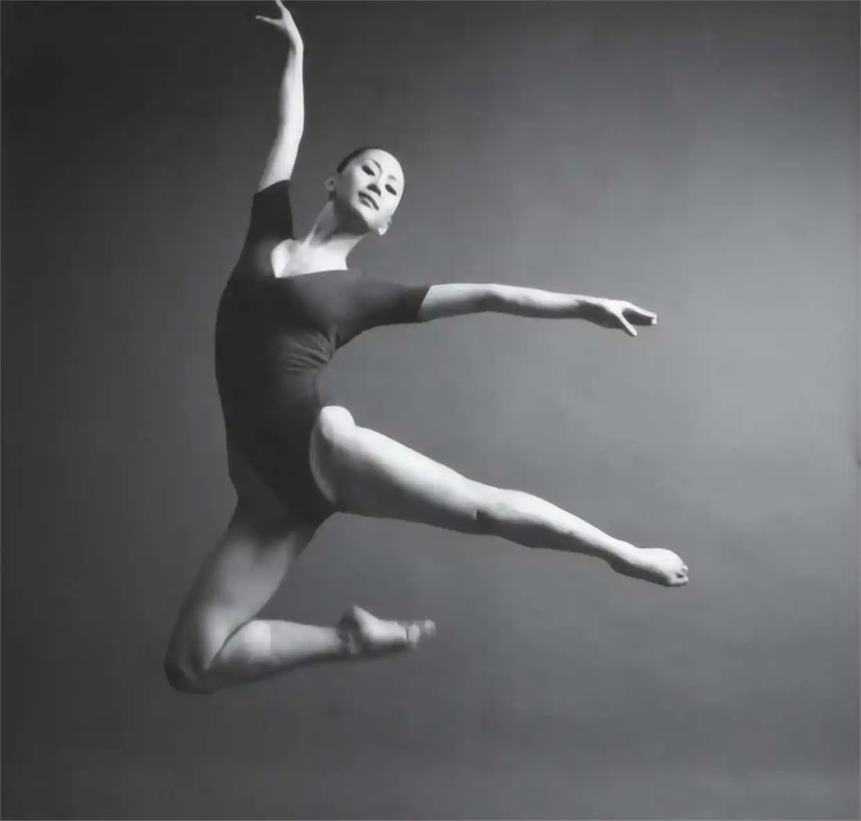 中国女明星人体艺术_汤加丽艺术人生经历_汤加丽人体艺术写真